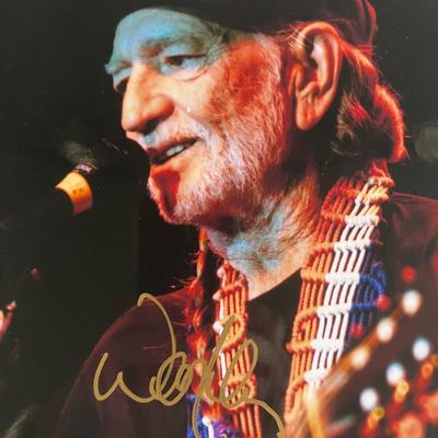 Willie Nelson signed photo. GFA authenticated