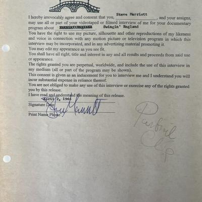 Small Faces signed Frank Davis contract 