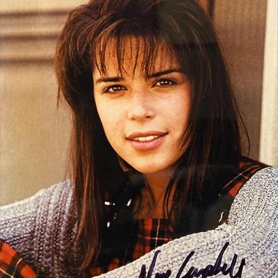Neve Campbell signed photo