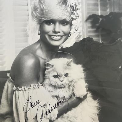 Loni Anderson signed photo