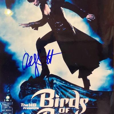 Birds of Prey Ashley Scott signed photo