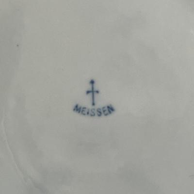 Beautiful Meissen Antique Blue Onion Porcelain Plate 9 1/2"