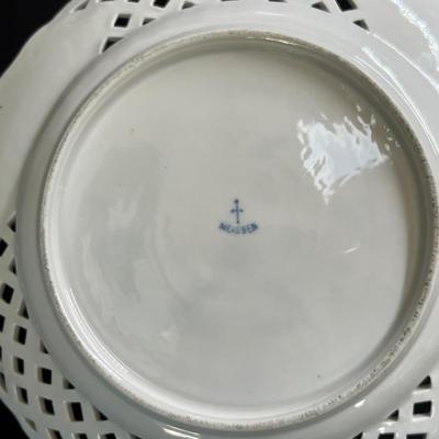 Beautiful Meissen Antique Blue Onion Porcelain Plate 9 1/2"