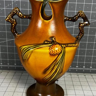 Exquisite Roseville Pinecone Vase 