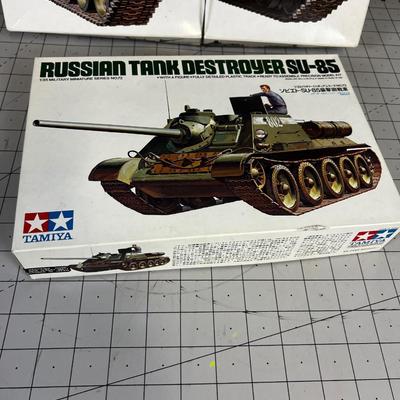 TAMIYA Russian Tank Model 1/35th Scale UNBUILD 