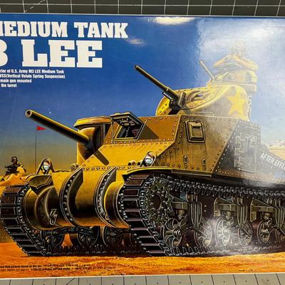 ACADEMY Model M3 Lee Tank NEW 