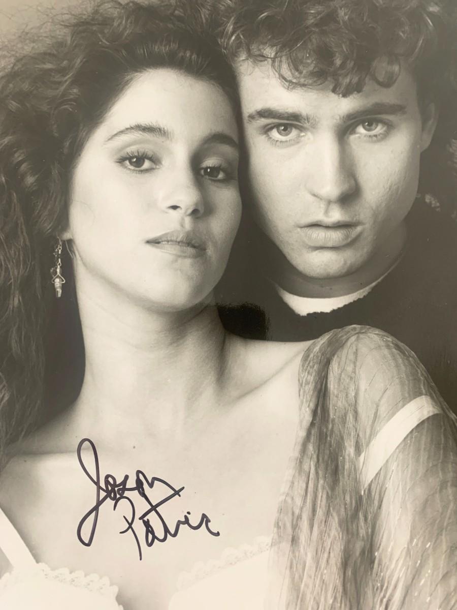 Jami Gertz signed photo | EstateSales.org