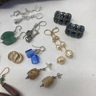 Lot of Earrings