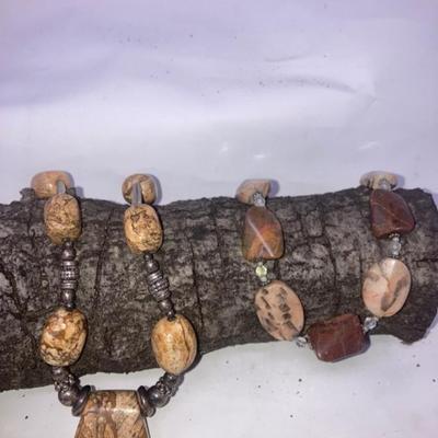 Lot of costume jewelery