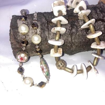 Lot of costume jewelery