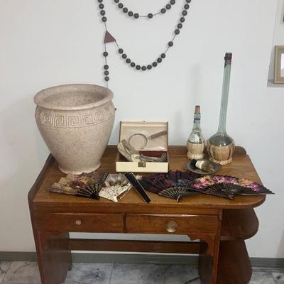 Lot of vintage items