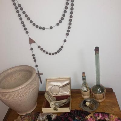 Lot of vintage items