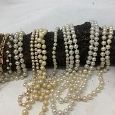 Lot of necklaces