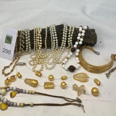 Lot of necklaces