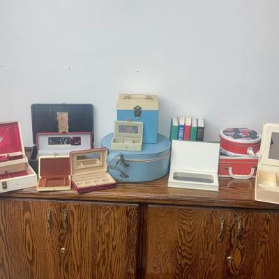 Lot of Vintage boxes