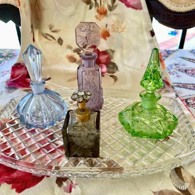 LOT 14  CRYSTAL DRESSER TRAY VINTAGE COLORED GLASS PERFUME  BOTTLES