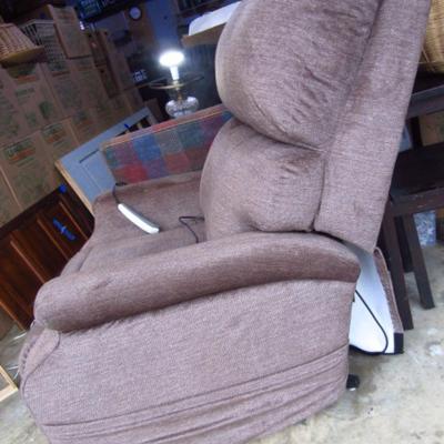 Upholstered Electric Lift Chair by Pride (G)
