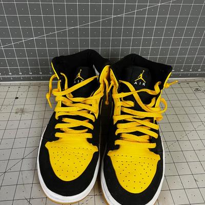 Nike Air Jordan YELLOW & Black 