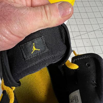 air jordan yellow and black