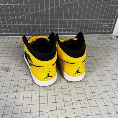 Nike Air Jordan YELLOW & Black 