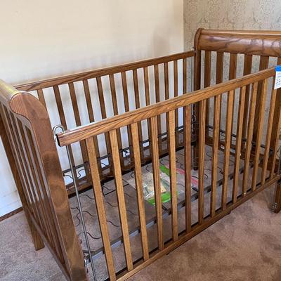 Mid Century solid wood crib adjustable bars