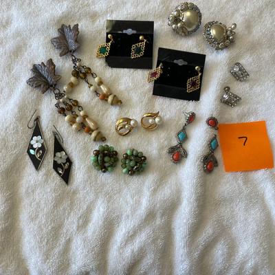 Lot of earrings