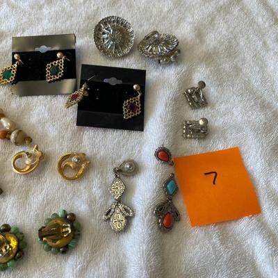 Lot of earrings