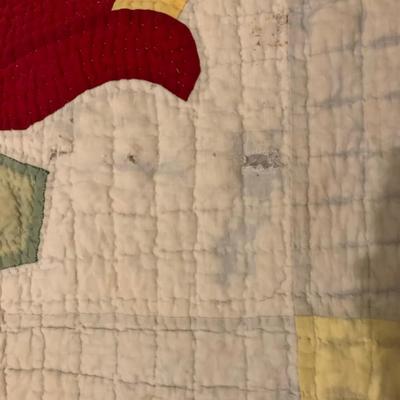 Hand sewn quilt w tulip flower design