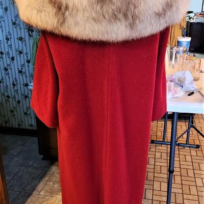 Lot #33 Vintage Women's Winter Coat with Fox collar