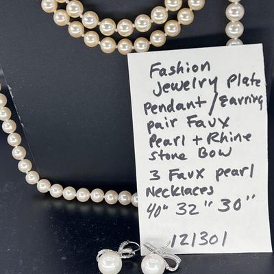 Fashion jewelry 3 strands of faux  pearls  faux pearl and rhinestone earrings