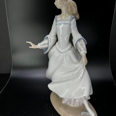 Lladro "Cinderellaâ€™s Lost Slipper "