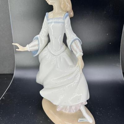 Lladro "Cinderellaâ€™s Lost Slipper "