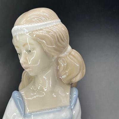 Lladro "Cinderellaâ€™s Lost Slipper "