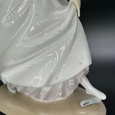 Lladro "Cinderellaâ€™s Lost Slipper "