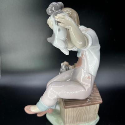 lladro 7621  "Pick of the litter" Figurine