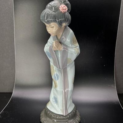 LLADRO Porcelain Figurine #4989 Japanese Sayonara