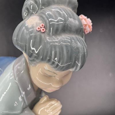 LLADRO Porcelain Figurine #4989 Japanese Sayonara