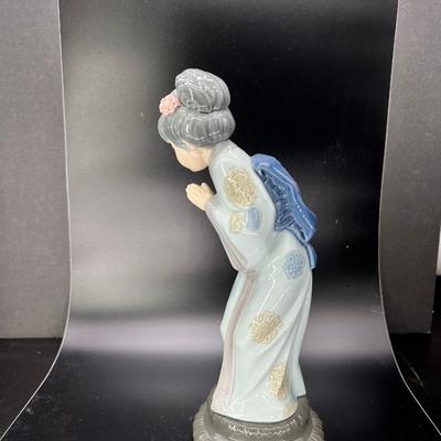 LLADRO Porcelain Figurine #4989 Japanese Sayonara