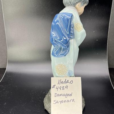 LLADRO Porcelain Figurine #4989 Japanese Sayonara