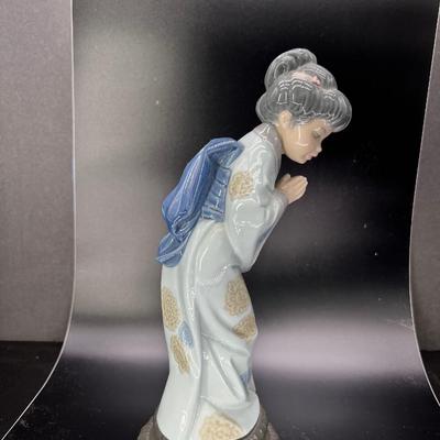 LLADRO Porcelain Figurine #4989 Japanese Sayonara