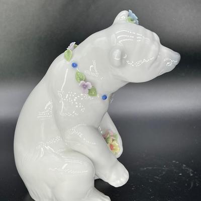 lladro "Resting Polar bear with flowers"