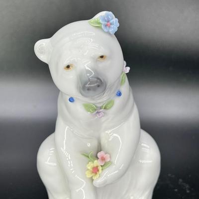 lladro "Resting Polar bear with flowers"