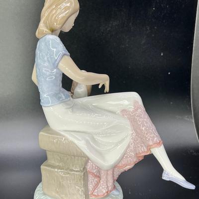 LLADRO #7612 "PICTURE PERFECT"
