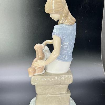 LLADRO #7612 "PICTURE PERFECT"