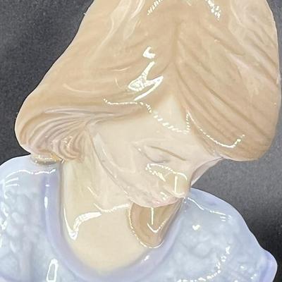 LLADRO #7612 "PICTURE PERFECT"