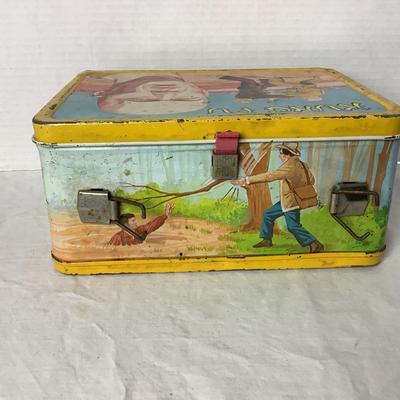 788 Vintage KUNG FU Metal Lunch Box As-Is