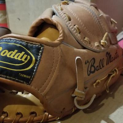 Roddy Ball Master Glove and Softball
