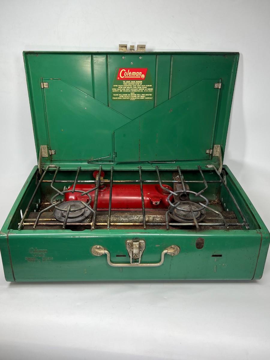 Vintage Green Coleman 413G Gas Camp Stove 2 Burner