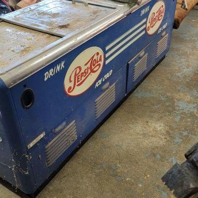 Great working cold Pepsi cooler