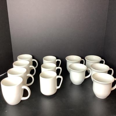 758 Ceramic Brown Sadler England Teapot Lot With 12  White Threshold Mugs